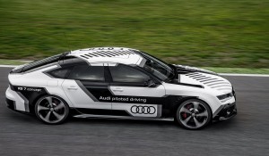 audi-rs-7-piloted-driving-concept-375