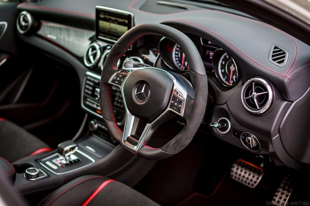 Mercedes-Benz-GLA-45-AMG_Interior-1