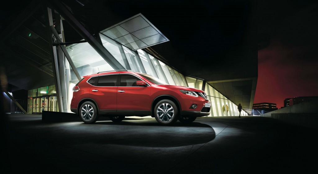 Nissan X-TRAIL_Flaming Red