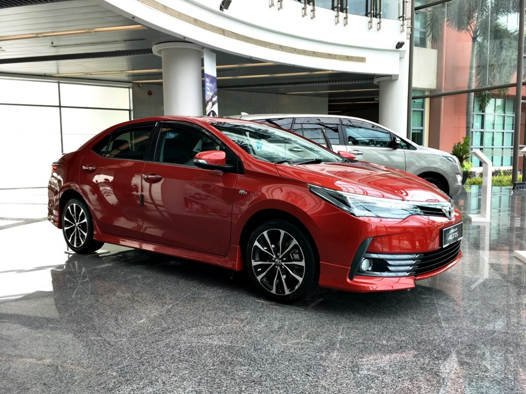 Toyota Corolla Altis Facelift 2017 01